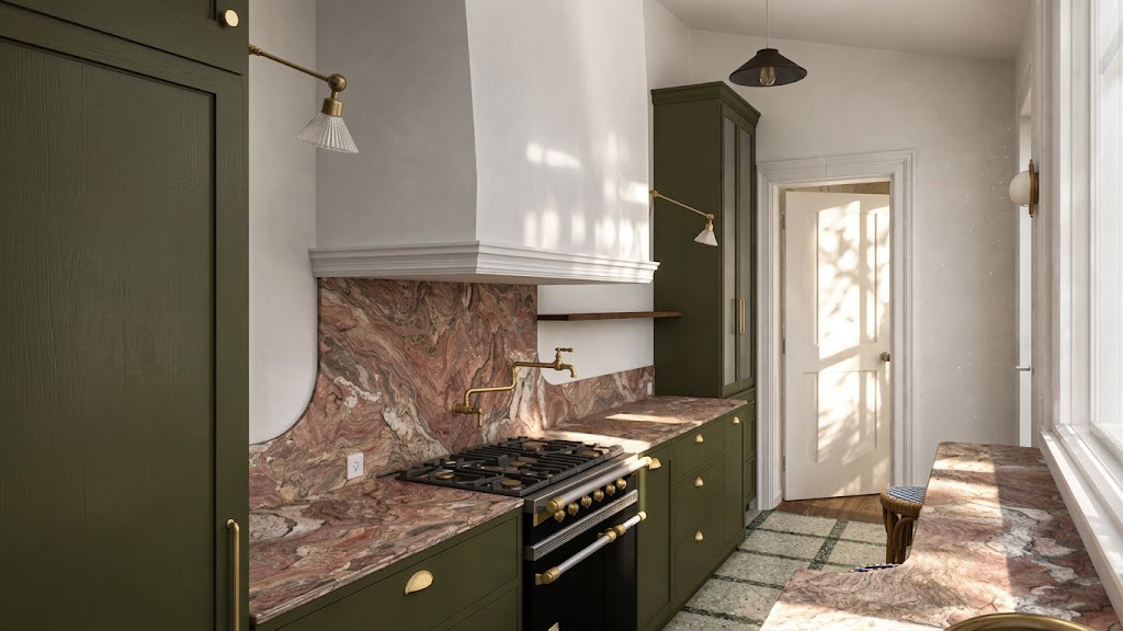 Détail de la cuisine : hotte cheminée blanche, crédence en marbre rose veiné, piano de cuisson noir encastré dans le mobilier vert olive et appliques en laiton